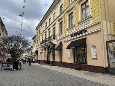 Оренда-бизнес приміщення 154 кв. і складс. приміщення Чірнівці-центр.