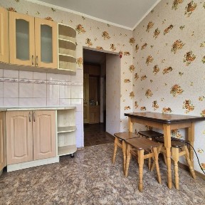 Продаж 1к квартири Г Крут з ремонтом меблі і техніка