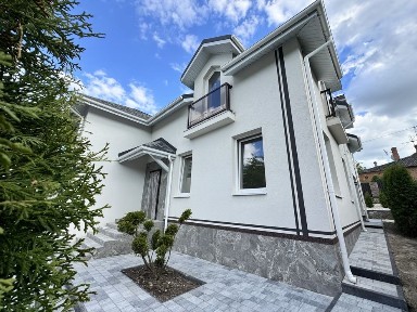 Продаж будинку у центрі міста