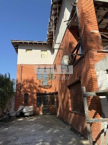 Продаж будинку 500м2 в закритому КМ 20 соток з вихідом на Козинку, Козин
