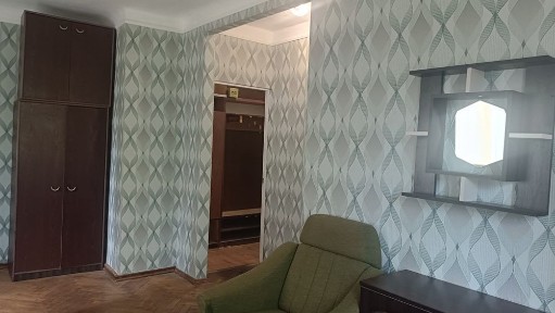 Здається з 11.08-1но к. кв Пріорка Куренівский ринок Автозаводська ТРК Караван