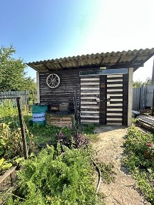 Продаж дачного будинку з ділянкою. Киїнка