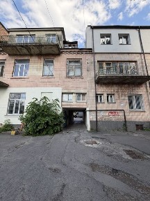 Рівне, вулиця Симона Петлюри 35