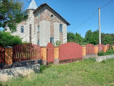 Будинок 238 м² у Миронівці - для великої сім'ї або комерційного проєкту. Реальному покупцю - реальний торг.