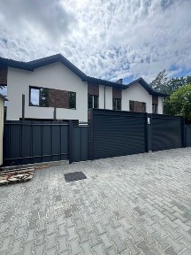 Терміновий продаж таунхаус поруч з Центральним парком в Ірпені