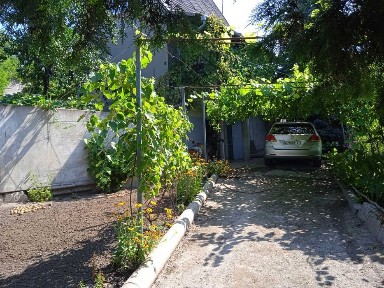 Продам приватизированную дачу-дом. ДОМ трех этажный, участок 10 соток