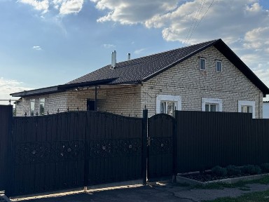 Продається затишний будинок