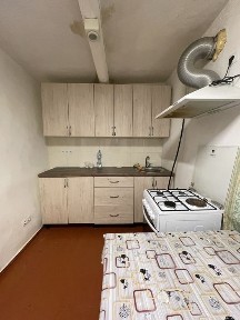 Частина будинку з окремим двором