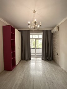 Київ, Подільський, вулиця Вишгородська 33