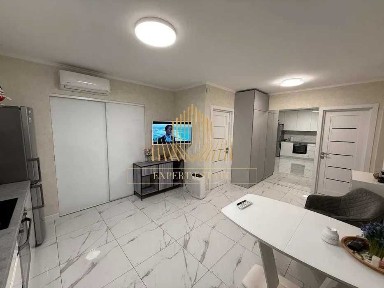 Впервые в продаже! Квартира с новым ремонтом лучший этаж, Левада, Центр