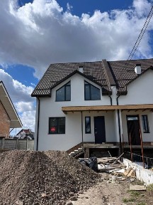 До продажу котедж загальною площею 160 м² с. Сокільники, вул. Бічна-Успенська.