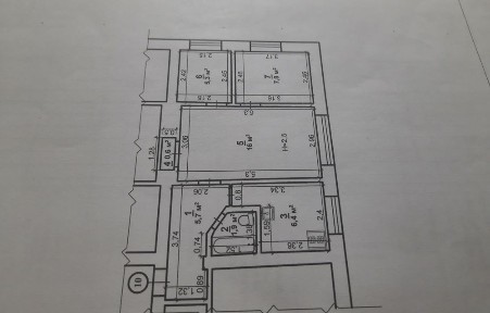 Продаж 3 кімнатної квартири в центрі міста.