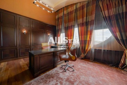 Продаж 5+к квартири у Києві, Шевченківський р-н, Шевченка Тараса бульвар, 11 Без комісії