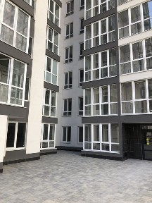 Продам в центре в новом доме двухкомнатную квартиру