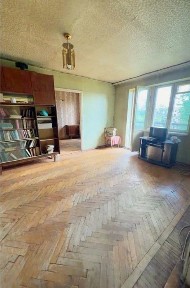 D1M Продам 2 кімнатну квартиру, м. Тракторний завод. Під ремонт.