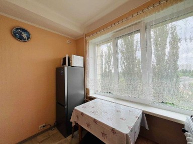 Оренда щатишної 1к квартири з газом та косметичним ремонтом біля швидкісного трамваю / Івана Дзюби 2-А, Святошинський, Київ