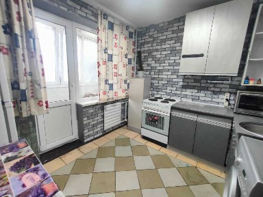 Киев, Пантелеймона Кулиша ул., 11