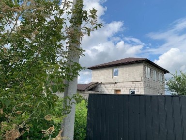Продаж 3 поверхового будинку з гаражем і ділянкою на 6 соток