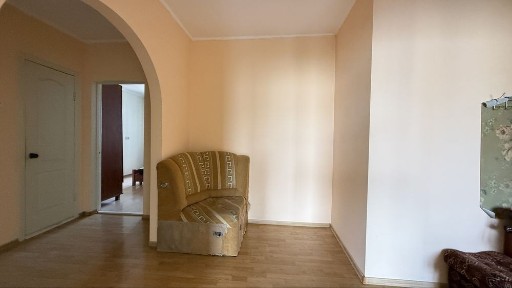 Продам 2 х комн квртиру улПарковая 79