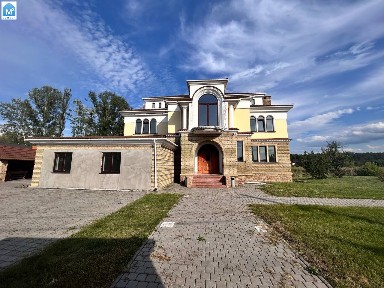 м. Київ, вул. Риболовецька
