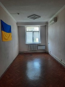 БЕЗ КОМІСІЇ! Офіс 30 кв. м. метро Деміївська, вул. Ізюмська, 5