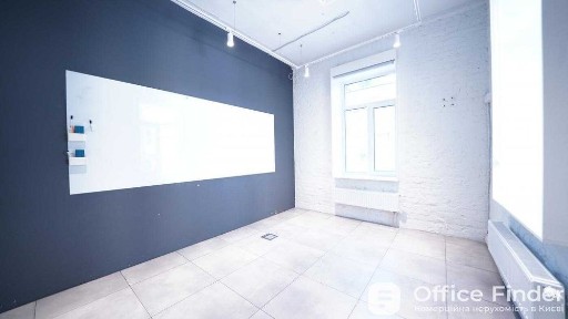 Оренда окремої автономної будівлі в центрі міста метро 2 хв 1050м2