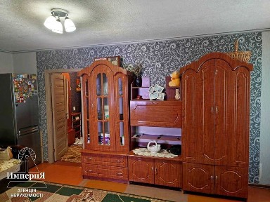 Чотирьох кімнатна з косметичним ремонтом на Піонерській.