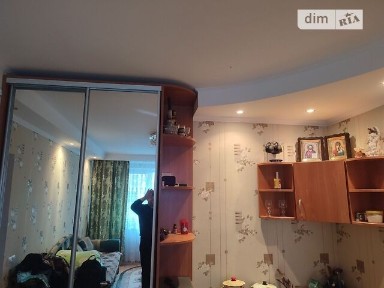 Продаж кімнати 18 кв. м на вул. Новоукраїнська • ID 34642026