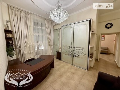 Продаж офісного приміщення 40 кв. м. на 2 поверсі на вул. Соборна 46, триповерхова будівля • ID 34643438