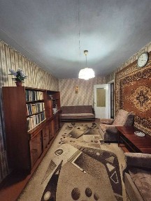 ПРОДАМ 2-КІМНАТНУ КВАРТИРУ вул. Захисників України