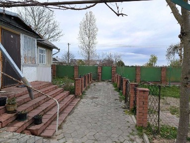 Продається харизматичний маєток у мальовничому селі Березини