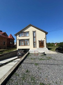 Продається сучасний будинок у с. Великий Кучурів