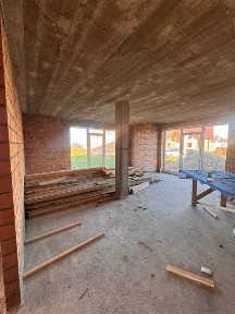 Продається новозбудований будинок в Остриці