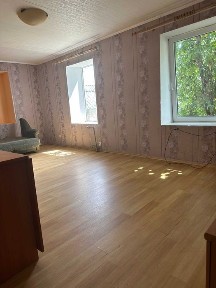Продам будинок зі зручностями центр.