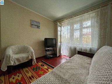 Дніпро, Володимира Мономаха вул., 27
