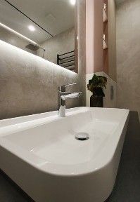 Продаж 2 кімнатної новобудови. Центр.