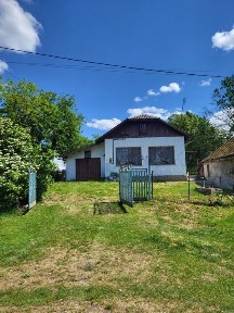 Житловий будинок з господарськими будівлями та спорудами в селі Багатківці Тернопільського району, Тернопільської області