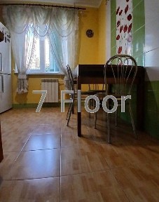 Продаж 3к квартири 72 кв. м на вул. Макіївська 10 • ID 34645809
