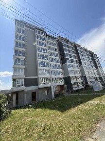 Продаж 3 кімнатної квартири Озерна