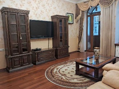 Продам квартиру по улице Саксаганского 43 ЦЕНТР. БЕЗ КОМИССИИ