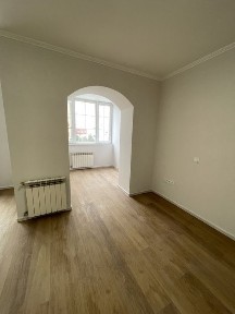 Продам квартиру - студію центр