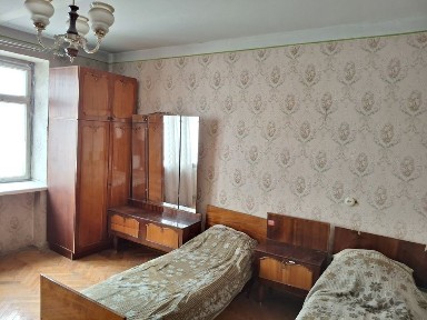 Продаж 2-кім. квартири проспект Чорновола, 2лінія від дороги, затишна.