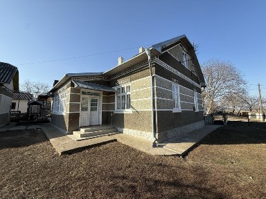Продам будинок з земельною ділянкою в с. Суховерхів