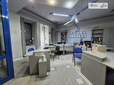 Продаж офісного приміщення 92 кв. м. на 1 поверсі на вул. Миколаївська, чотириповерхова будівля • ID 34131213