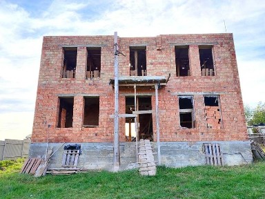 Продається будинок із земельною ділянкою 10 соток на Роші