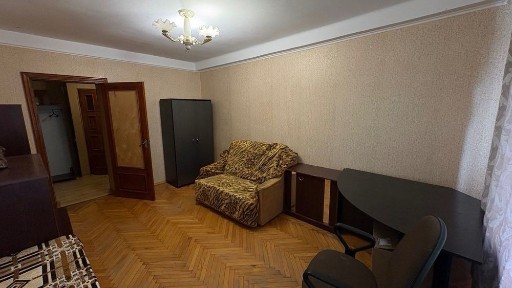 Продаж 3х кім. в центрі міста Вишгород вул. Симоненка 10
