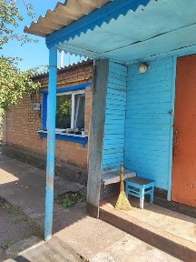 Продаж просторого двоповерхового цегляного будинку в місті Узин.