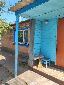 Продаж просторого двоповерхового цегляного будинку в місті Узин.