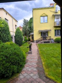 Продаж будинку в центрі міста