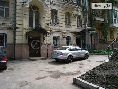 Продаж офісного приміщення 172 кв. м. на 1 поверсі на вул. Івана Франка 13, п'ятиповерхова будівля • ID 34705503